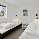 5 Bedroom Beautiful In *