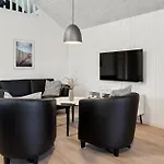 5 Bedroom Beautiful In Holiday home Romo