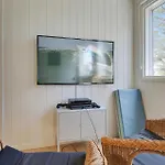 5 Bedroom Beautiful In Holiday home *