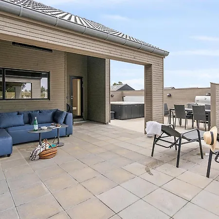 Dom wakacyjny 5 Bedroom Beautiful In Romo