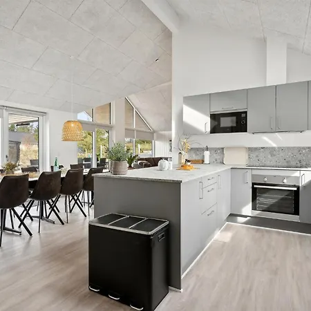 5 Bedroom Beautiful In Romo Romo