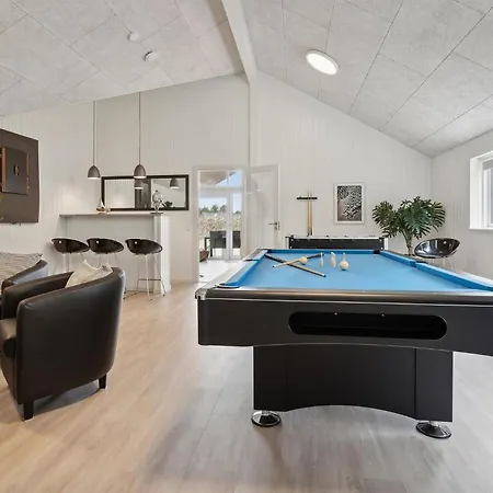 Dom wakacyjny 5 Bedroom Beautiful In Romo