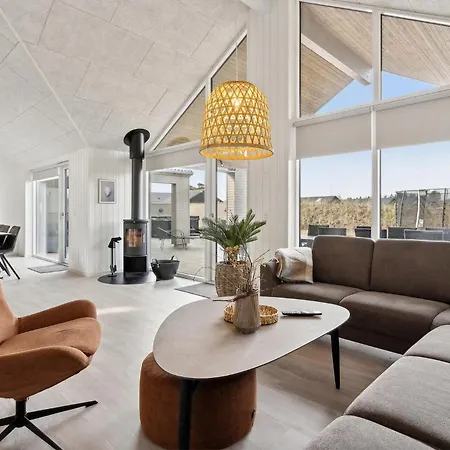 5 Bedroom Beautiful In Romo *