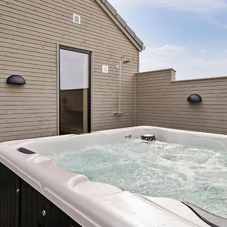 Дом отдыха 5 Bedroom Beautiful In Romo